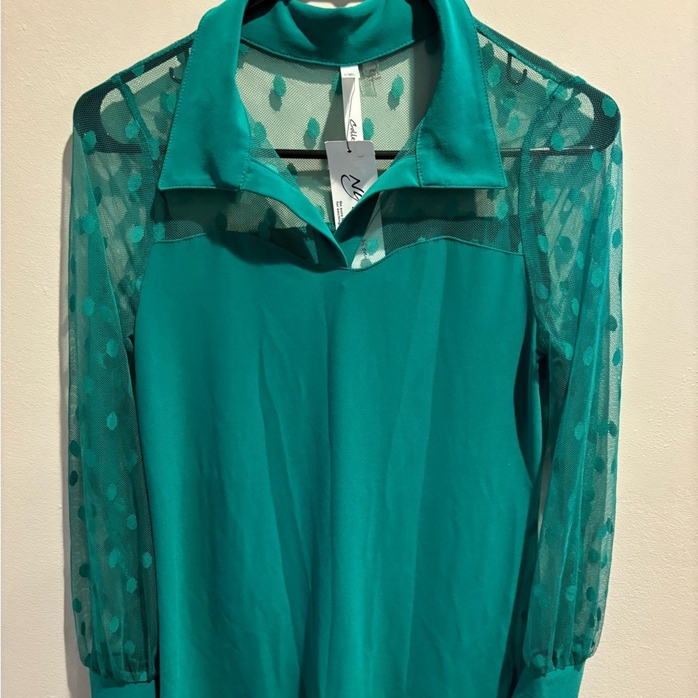 NY Collection size petite M women’s blouse.